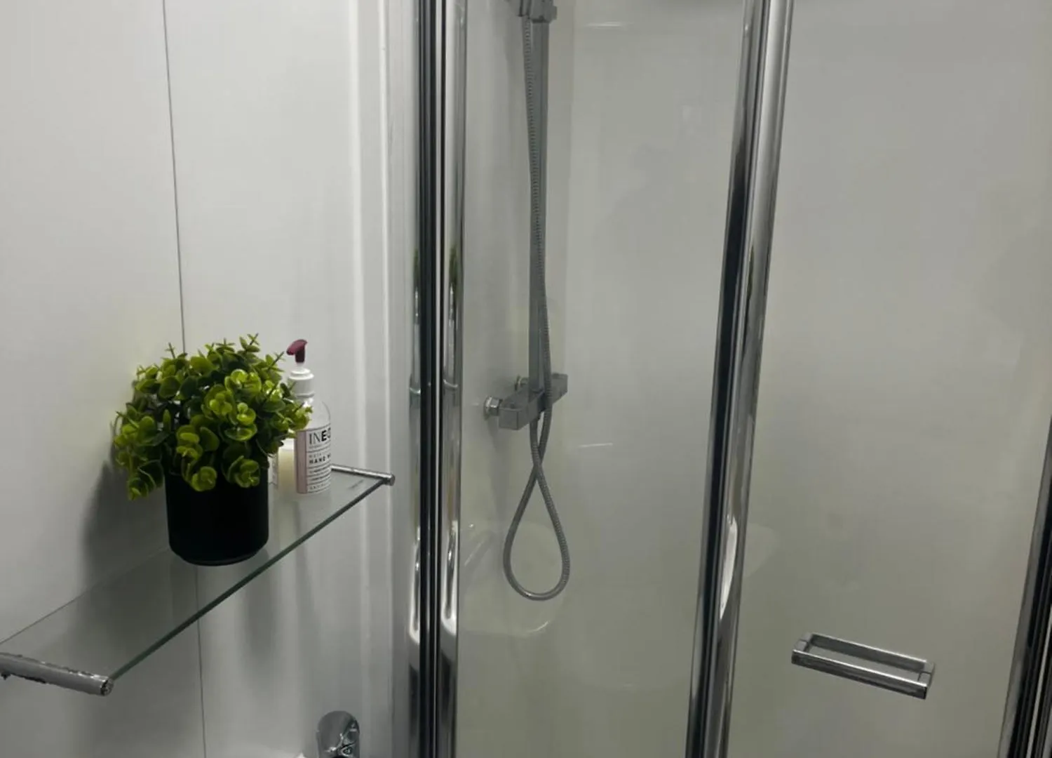 Barking Bliss-2 Bedroom,2 Bath, A Short Distance To Barking Station United Kingdom