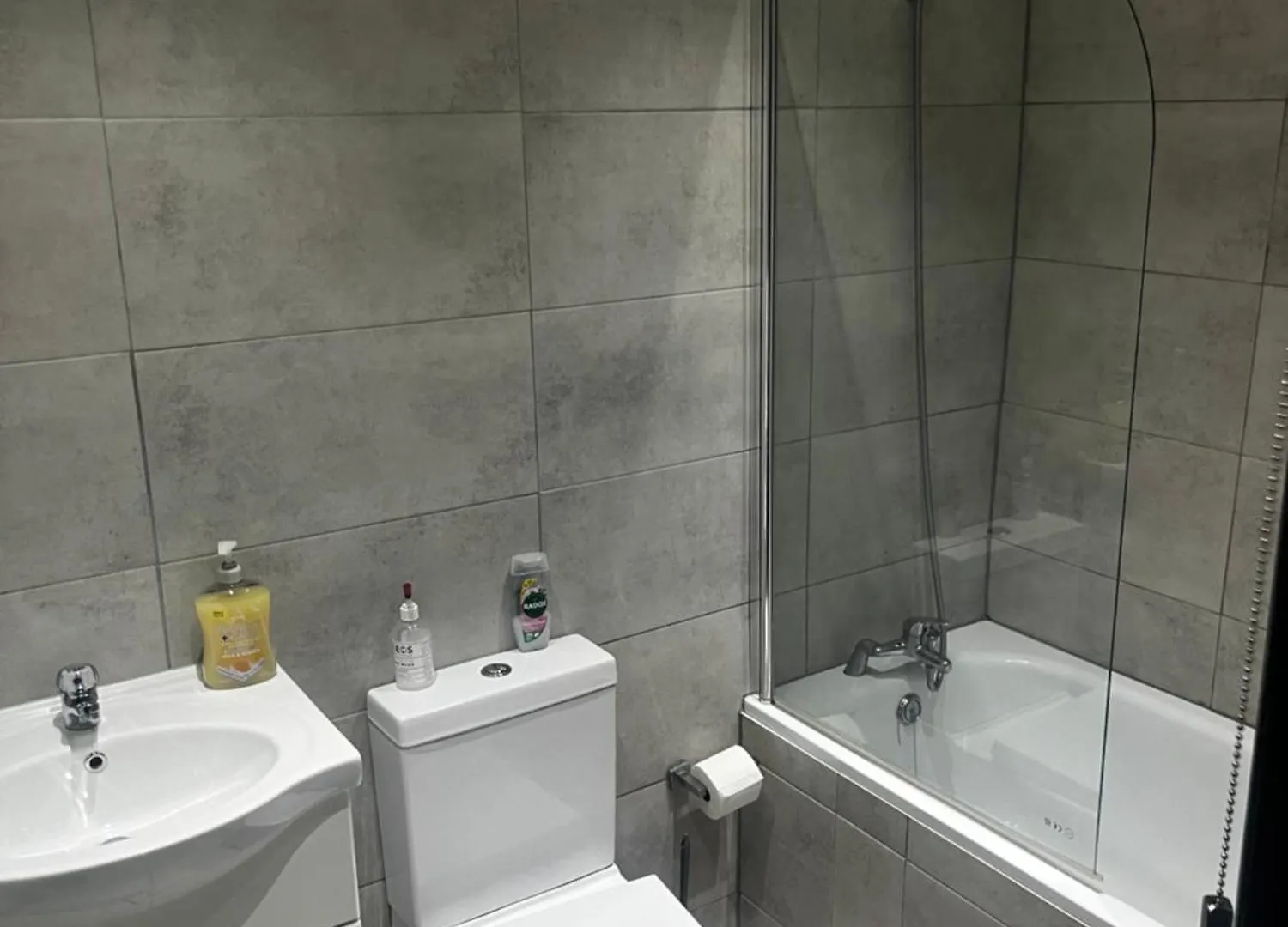 Barking Bliss-2 Bedroom,2 Bath, A Short Distance To Barking Station Barking (Greater London)